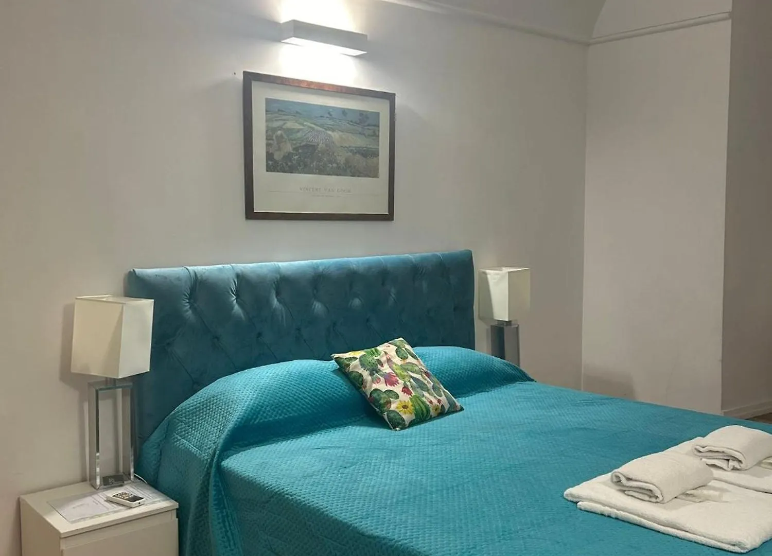Ah Suite Montecitorio ローマ ゲストハウス
